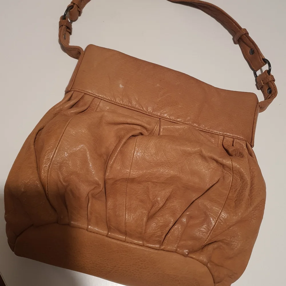 Tan Leather Handbag Gabee - Picture 2 of 7